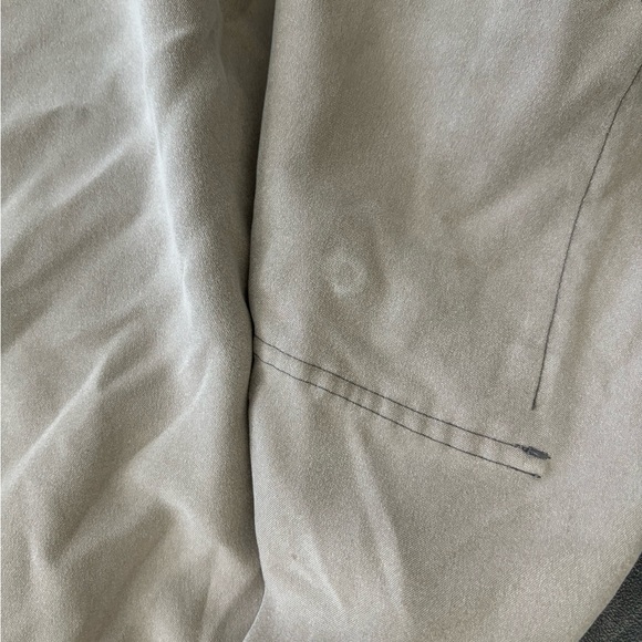 DRILL Shirt Men’s Large Gray Button Down Microfiber Top Pockets Flaws Shown Pics - Picture 8 of 11